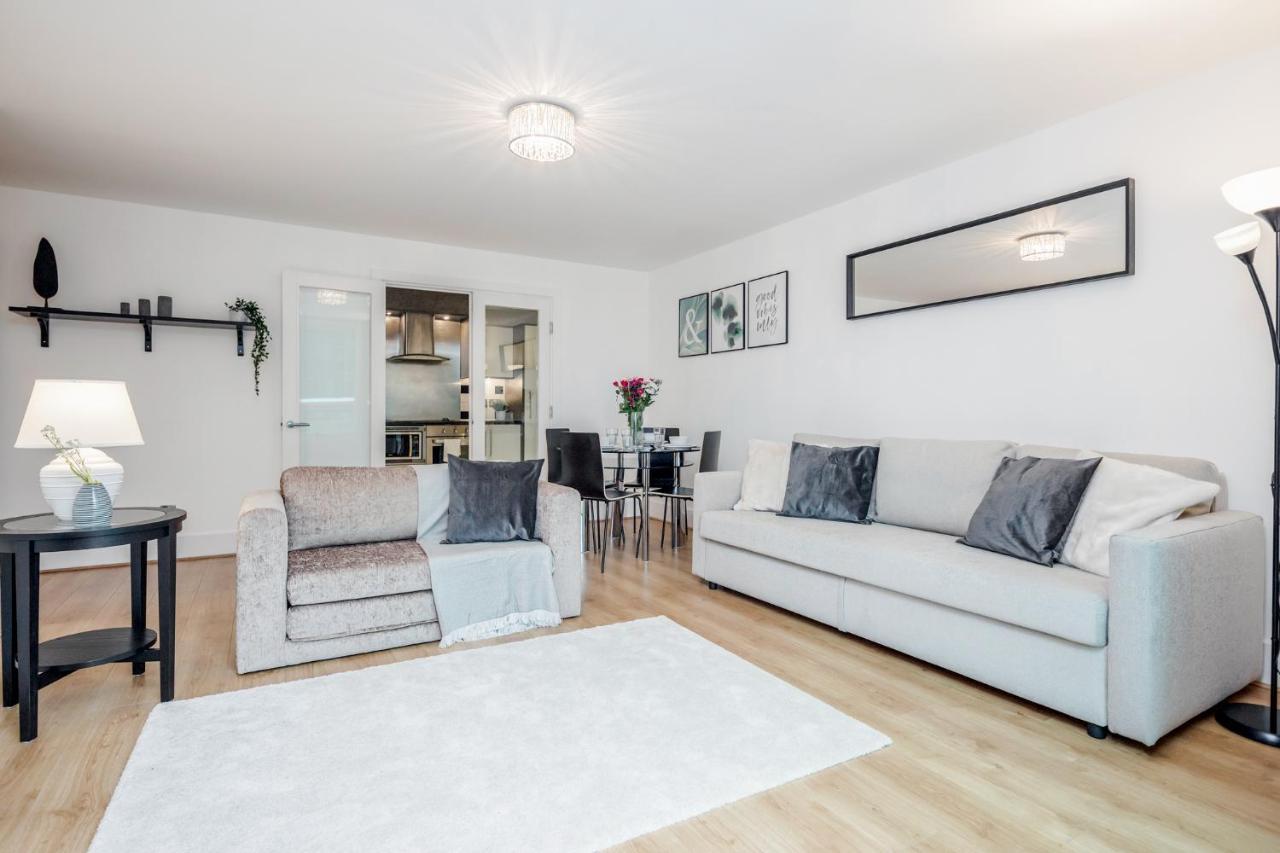 Welcomestay Vauxhall St Georges Wharf 2 Bedroom * Londres
