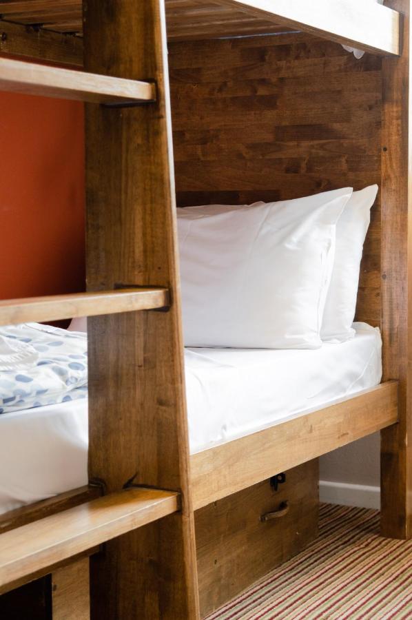 Palmers Hillspring At Willesden Albergue