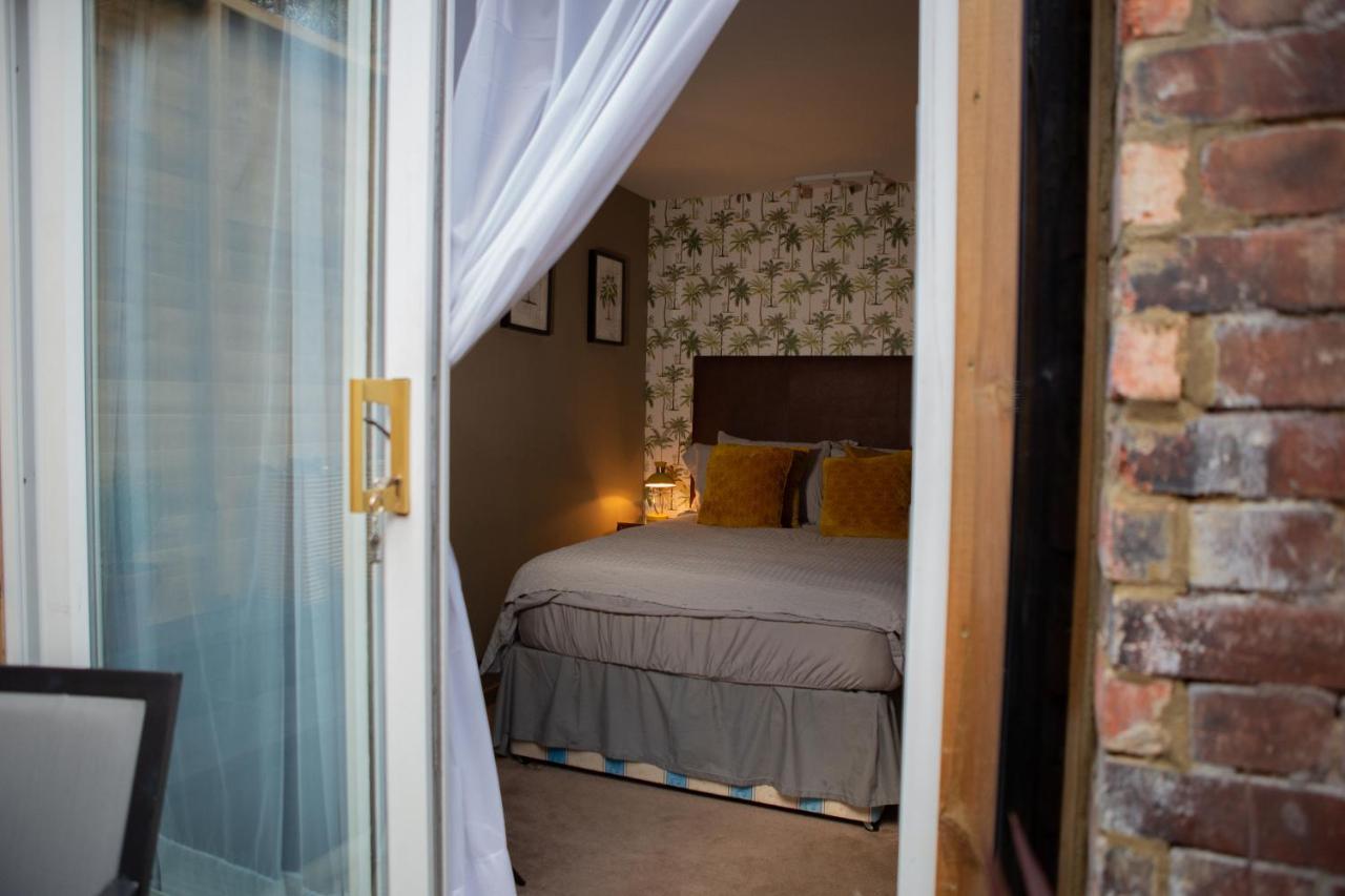 The Pear Tree Guest house 2*