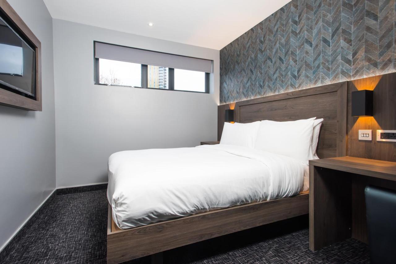 Brit Elephant Castle Hotel
