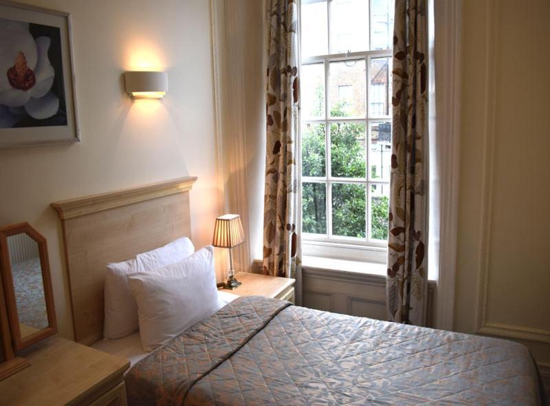 Cavendish House 3*