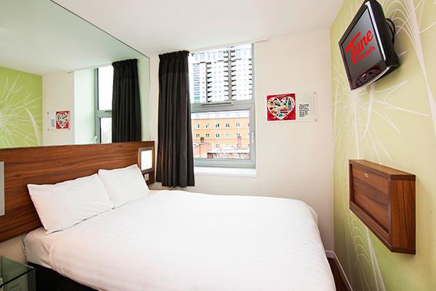 Hotel Point A Westminster 3*