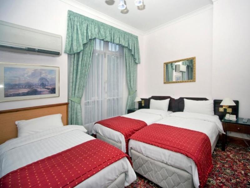 Hotel Holiday Villa Hotel 3*