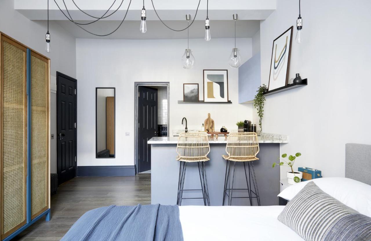Contemporary - Minutes From Angel Tube St. Appartement