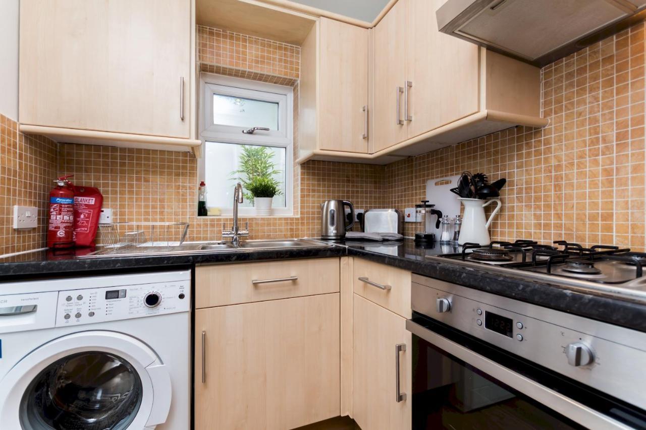Caledonian - Bright One-bedroom With Private Decked Garden Londres