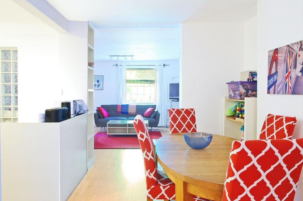 London Apartment *
