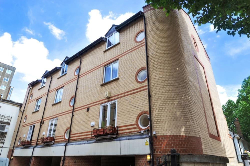 Access Maida Vale North 3*