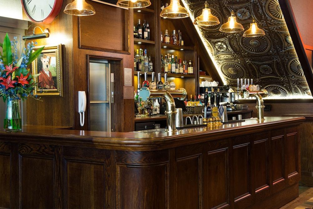 The Grafton Arms Pub & Maison d'hôtes