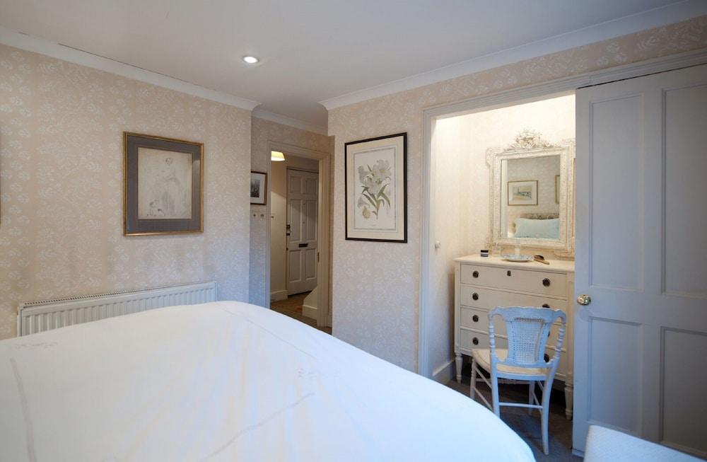 The Agent Pimlico King Bed Hotel 3*
