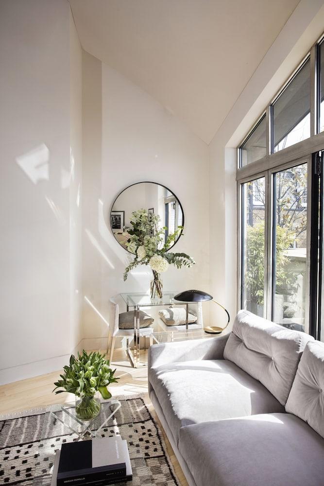 No.5 Maddox Street Apart-hotel 4*