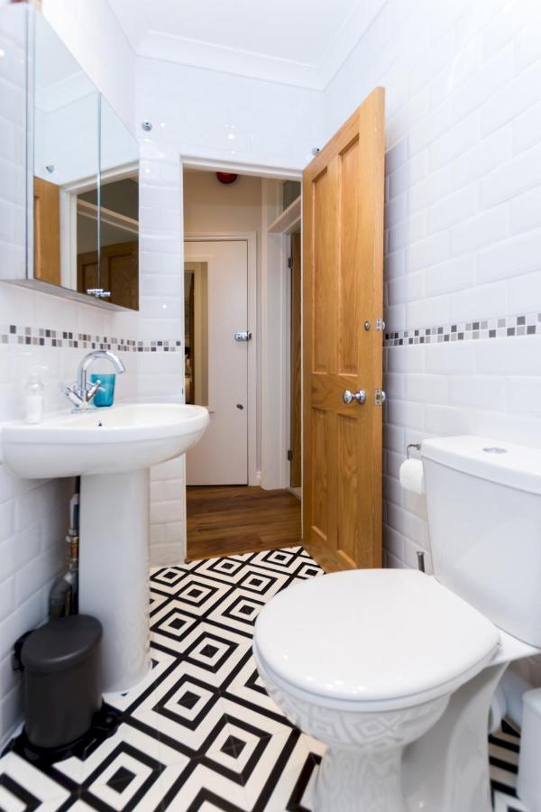 Apartamento Caledonian - Bright One-bedroom With Private Decked Garden *
