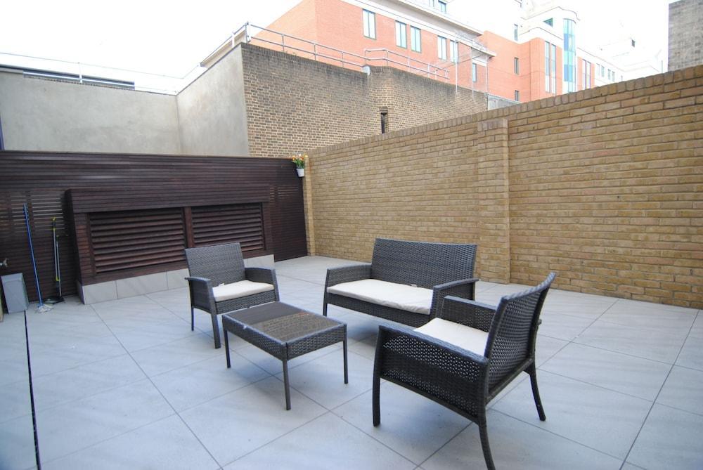 Lux St James Central With Wifi - By City 4*