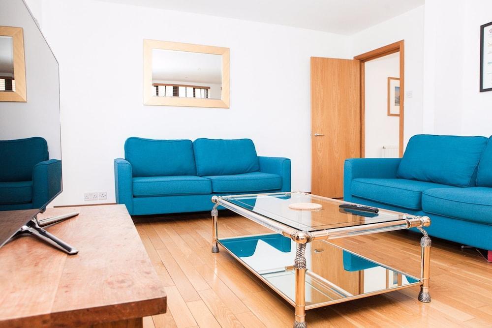Hotel 4 Bedroom Flat Near Eye