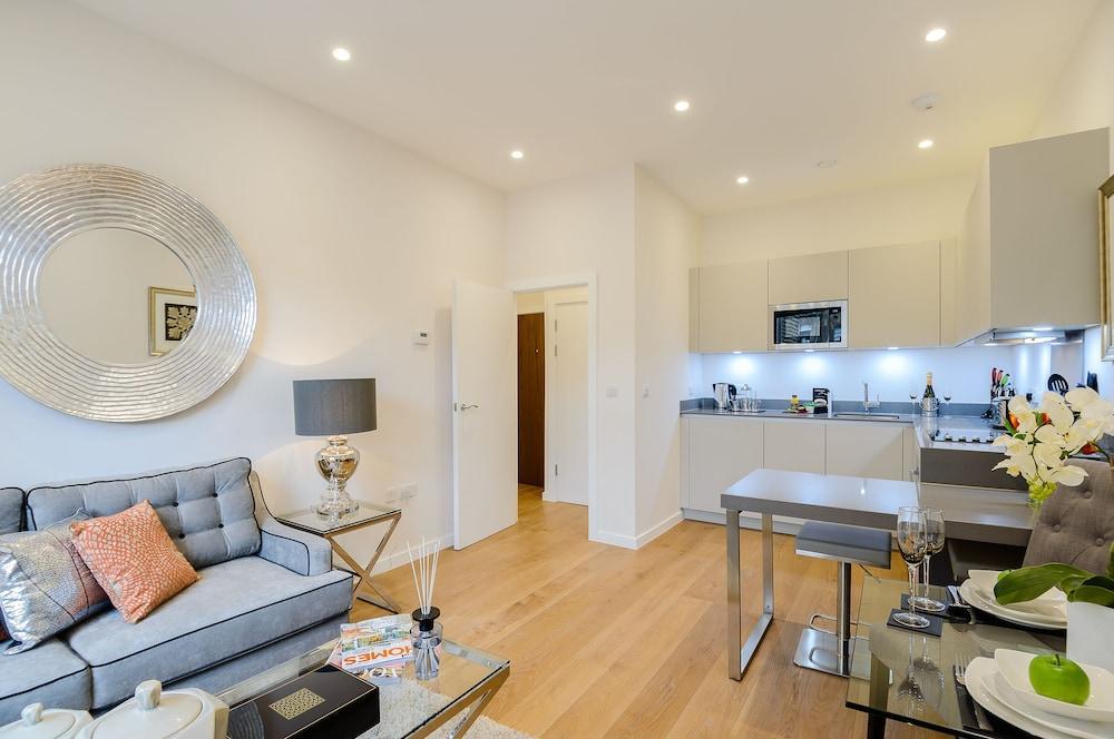 Lak Serviced Hotel 4*