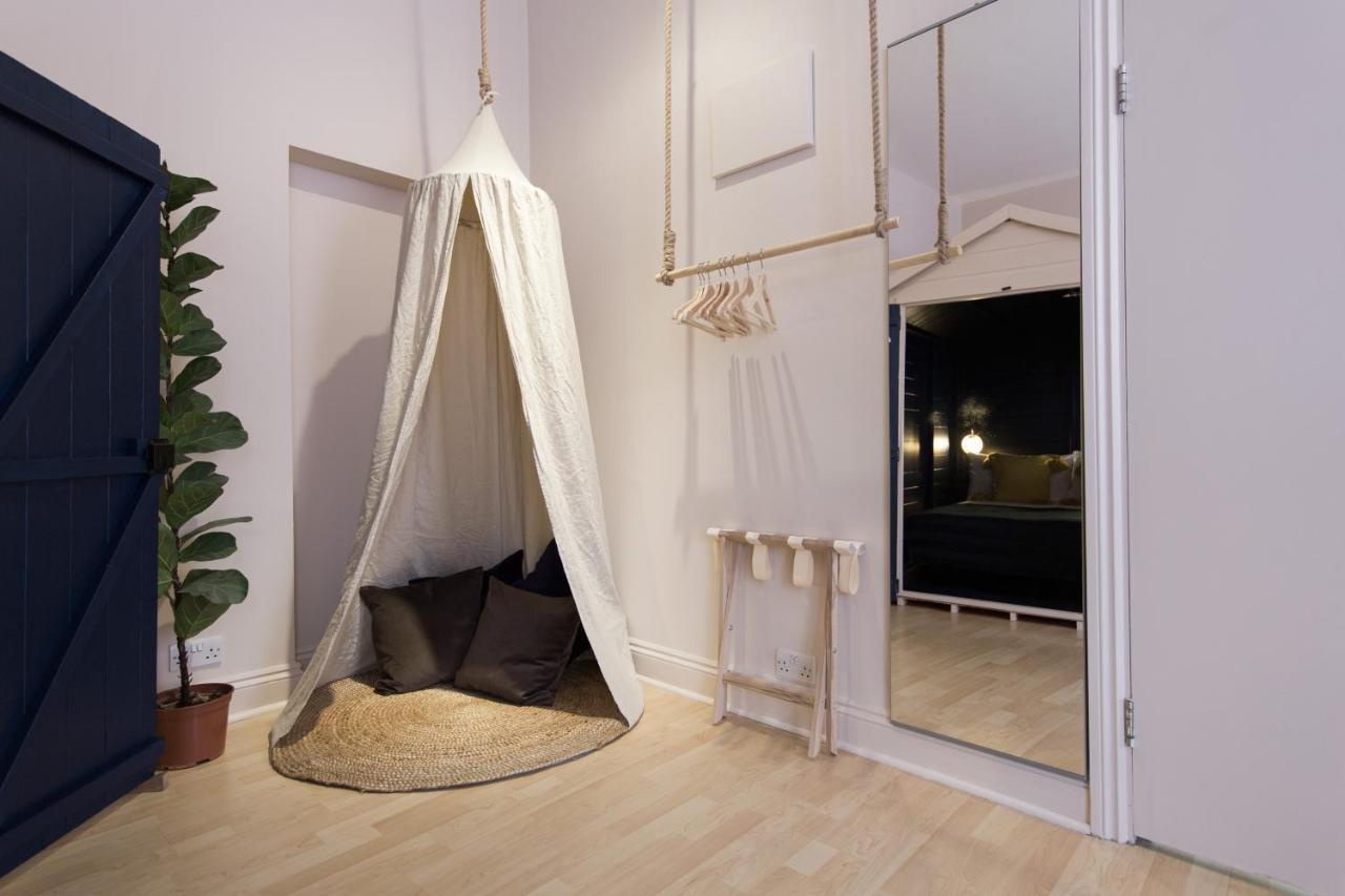 Shoreditch Loft W 100inch Cinema, Premium Mattress & Hammock, By The Design Traveller Apartamento