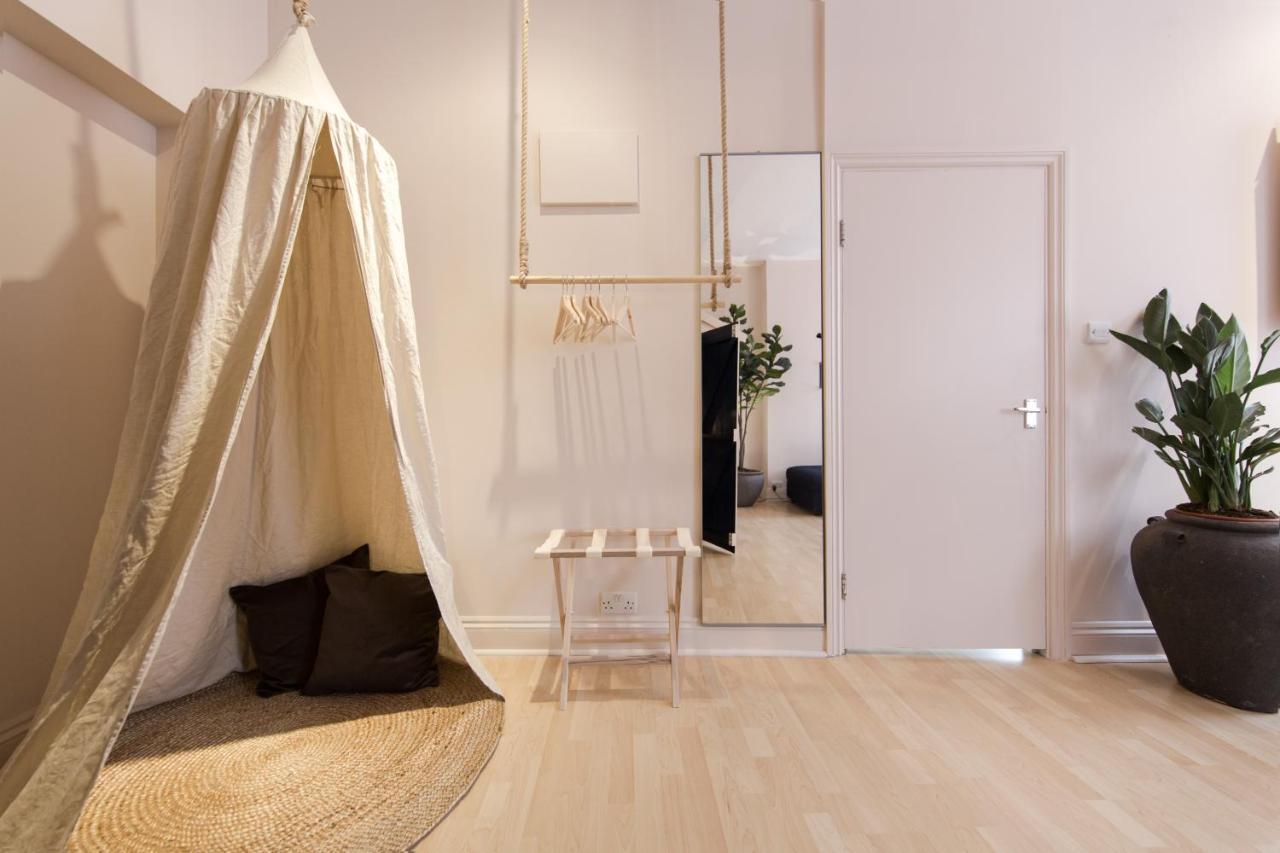 Shoreditch Loft W 100inch Cinema, Premium Mattress & Hammock, By The Design Traveller Apartamento Londres