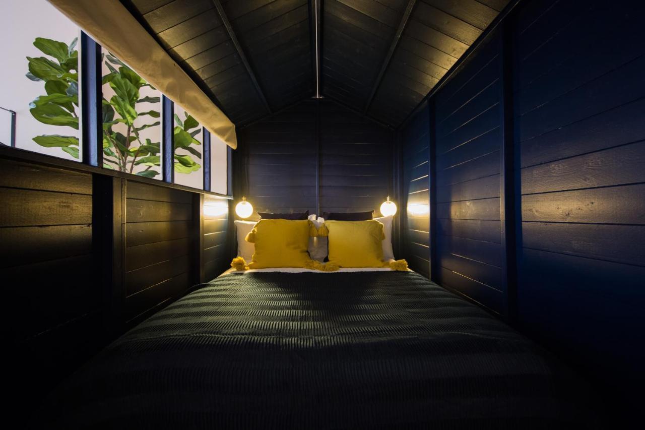 Apartamento Shoreditch Loft W 100inch Cinema, Premium Mattress & Hammock, By The Design Traveller *