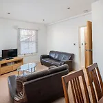 Oyo Home 126 Flat 1 21 Lower Marsh Waterloo