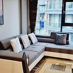 Waterside Apartment Canary Wharf