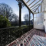Elegant Earl\'S Court 2 Bedroom Flat Just 4 Minutes From Tube