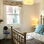 Vintage Styled House Central Camden