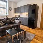 Lovely New 1 Bedroom Apartment In Stratford!