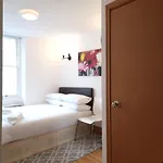 F302- 3Rd Floor Studio Fits 2 Near Hyde Park