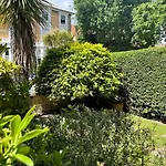 Charming Apartment In Chiswick