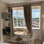 Super Located Studio In South Ken At Chelsea Cloister