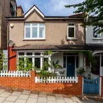 Gorgeous 4 Bdr House With Garden, Crystal Palace