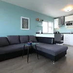 Lovely Two Bedroom Apartment In London Old Street