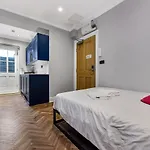 York Studios By Dc London Rooms
