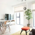 Modern Wandsworth Apartment