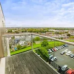 Luxury 2 Bedroom Apartment In Central London With Free Parking
