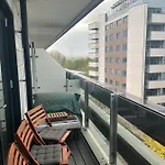 Amazing Apartment Moments Away From The Heart Of London