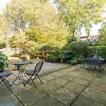 Unique 2 Bedroom Converted Artists Studio
