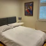 Charming Luxury Holiday Stay In Beautful Location