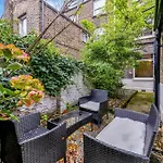 Stylish 2 Bed Garden Flat In Zone 1 Central London