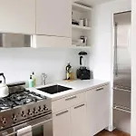 Spacious 3 Bed, 2 Bath In The Heart Of Shoreditch