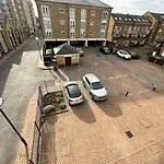 O2 Arena Luxury Flat Sleeps 6 With Parking