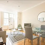 Amazing Mayfair Apartment