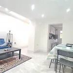 Spacious Room In Manor Park