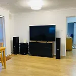 Cosy Spacious 2 Bedrooms With Dedicated Off Street Parking