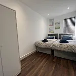 Star London Finchley Road 2-Bed Residence