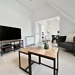 New Oxford Circus 2 Bedr, 3 Beds Best Location