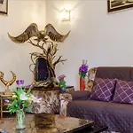 Large 3 Bed Apartment In London Kensington Gardens