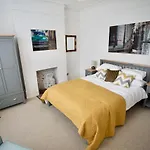 Stunning London Nw2 Flat - Great Location!