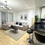 Retreat To A Stylish Ensuite In London
