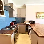 2 Bedroom Apartment In Westminster