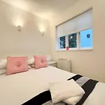 Hyde Park Two Bedroom Apartment